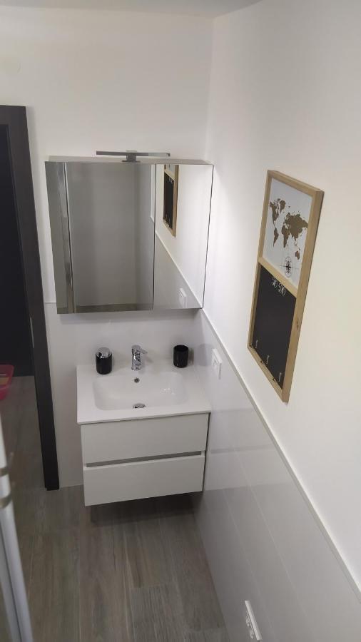 Apartments Dora 2 Bibinje Luaran gambar